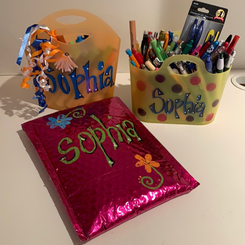 “Sophia” plastic totes